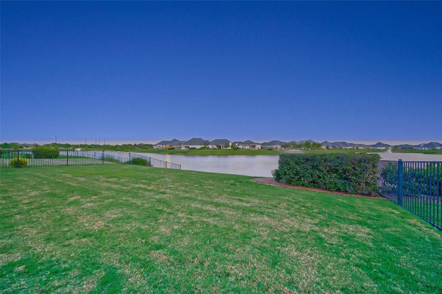 28913 Autumn Shore Drive, Fulshear, TX 77441