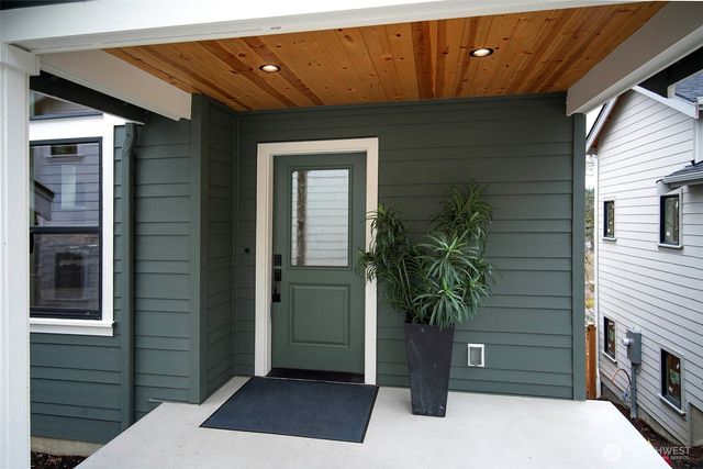 434 20th Ave, Kirkland, WA 98033