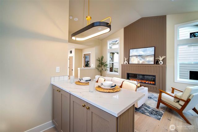 434 20th Ave, Kirkland, WA 98033