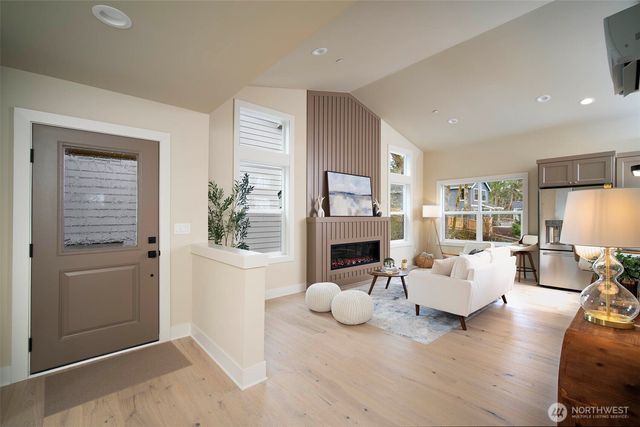 434 20th Ave, Kirkland, WA 98033