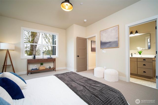 434 20th Ave, Kirkland, WA 98033