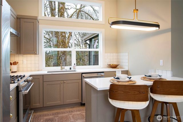 434 20th Ave, Kirkland, WA 98033