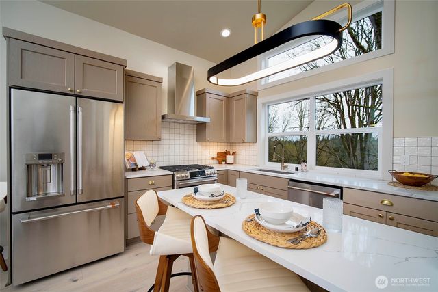 434 20th Ave, Kirkland, WA 98033