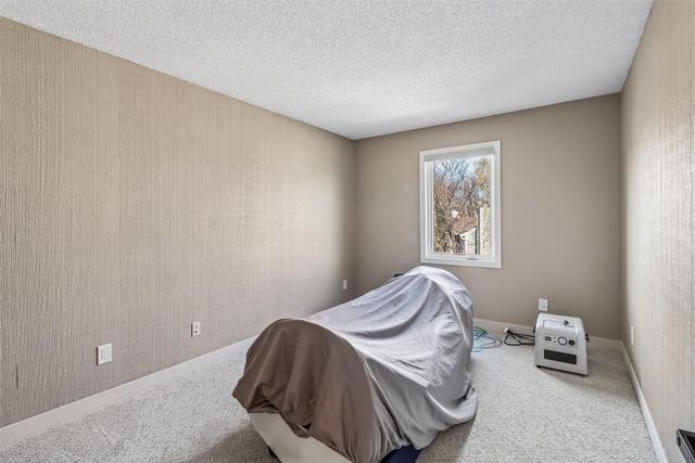 2618 82nd Street, Urbandale, IA 50322