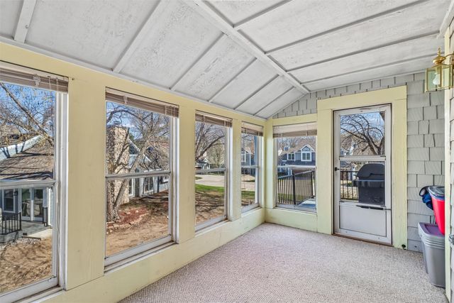 2618 82nd Street, Urbandale, IA 50322