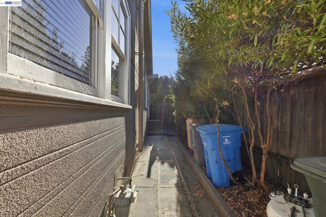 137 Viewmont Avenue, Vallejo, CA 94590