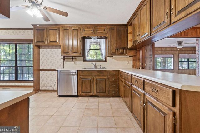 188 South Steel Bridge Road SE, Eatonton, GA 31024