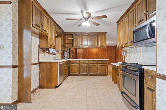 188 South Steel Bridge Road SE, Eatonton, GA 31024