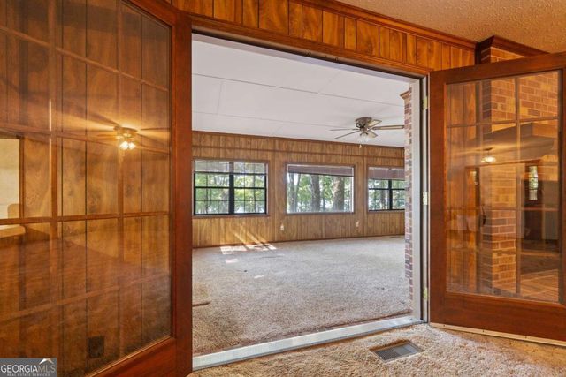 188 South Steel Bridge Road SE, Eatonton, GA 31024