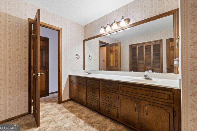 188 South Steel Bridge Road SE, Eatonton, GA 31024