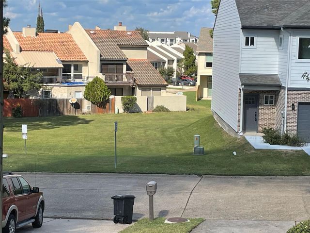 12315 Glenview Drive, Montgomery, TX 77356