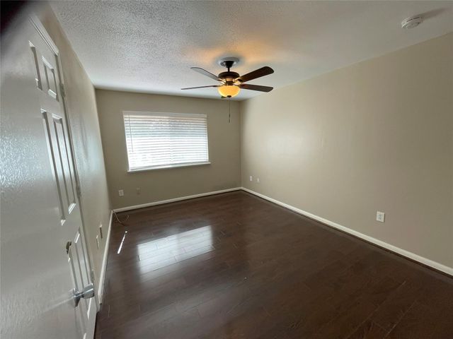 12315 Glenview Drive, Montgomery, TX 77356