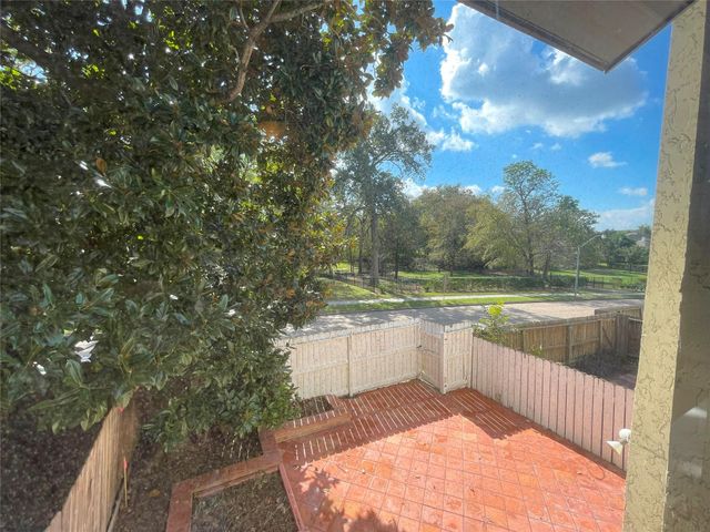 12315 Glenview Drive, Montgomery, TX 77356