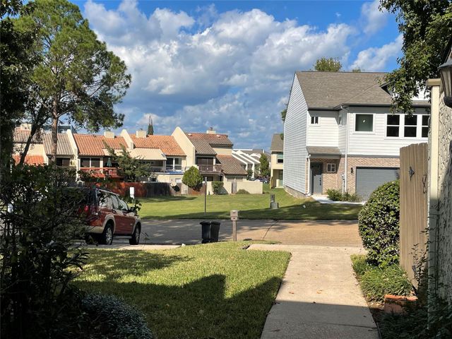 12315 Glenview Drive, Montgomery, TX 77356