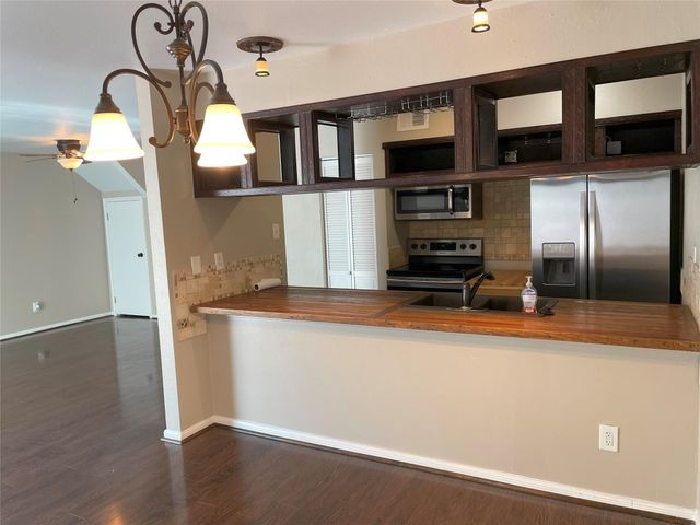 12315 Glenview Drive, Montgomery, TX 77356