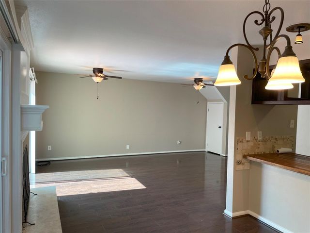 12315 Glenview Drive, Montgomery, TX 77356