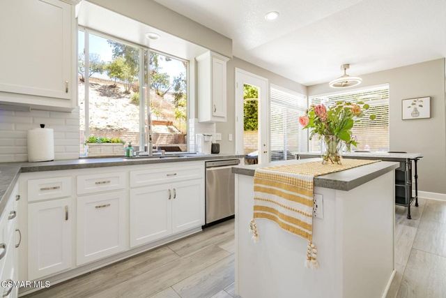 15621 Harte Lane, Moorpark, CA 93021