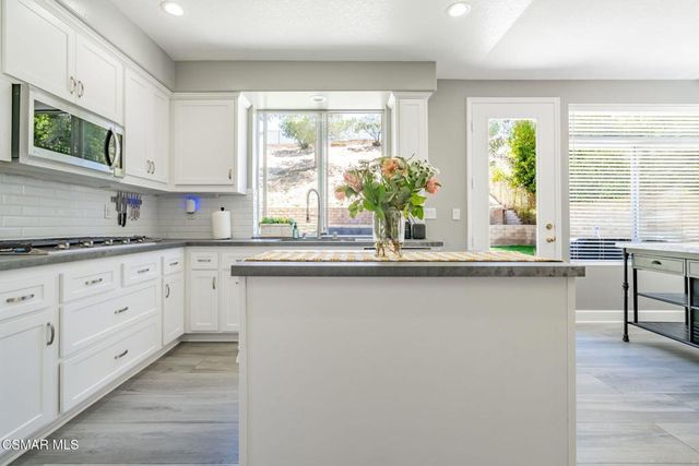 15621 Harte Lane, Moorpark, CA 93021