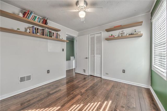 6619 W 77TH Terrace, Overland Park, KS 66204