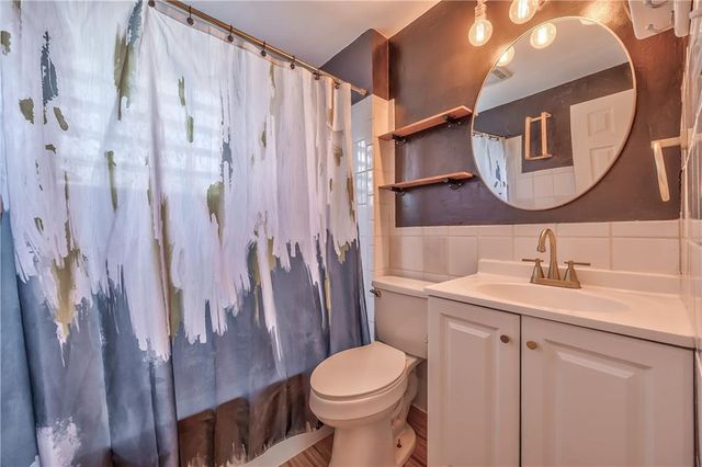 6619 W 77TH Terrace, Overland Park, KS 66204