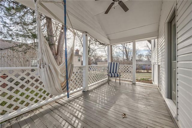 6619 W 77TH Terrace, Overland Park, KS 66204