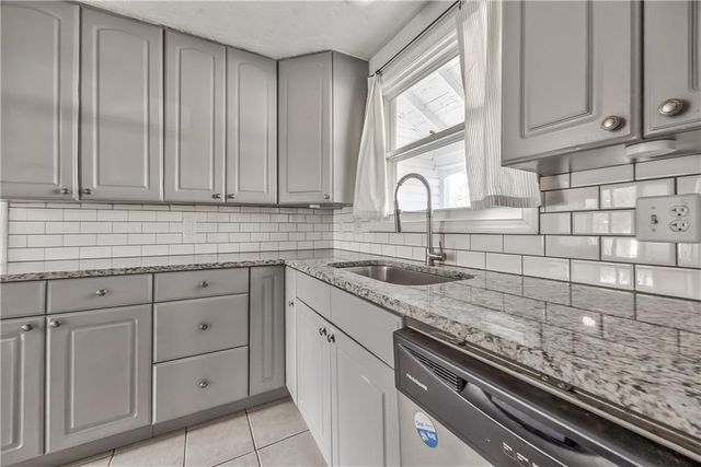 6619 W 77TH Terrace, Overland Park, KS 66204