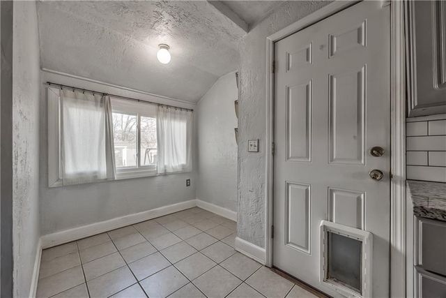 6619 W 77TH Terrace, Overland Park, KS 66204