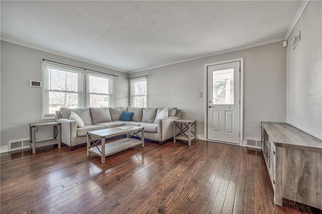 6619 W 77TH Terrace, Overland Park, KS 66204