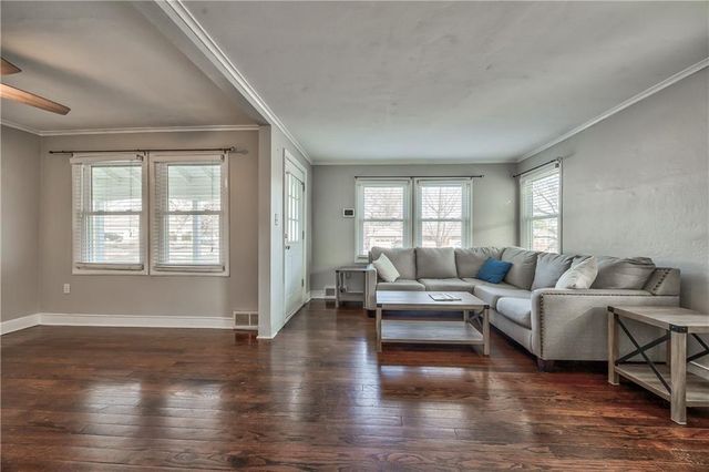 6619 W 77TH Terrace, Overland Park, KS 66204