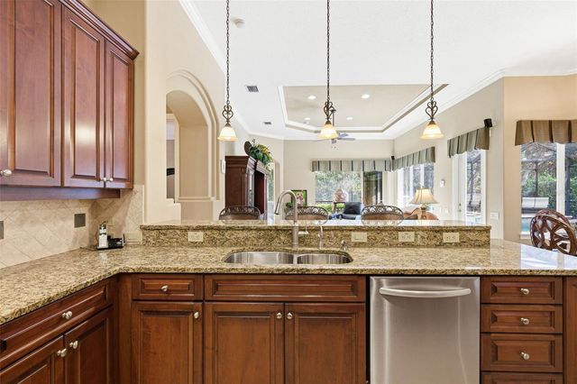 8453 DUNHAM STATION DRIVE, Tampa, FL 33647