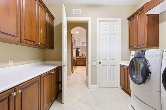 8453 DUNHAM STATION DRIVE, Tampa, FL 33647