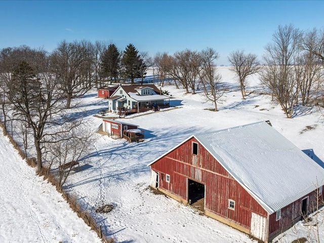 9257 N Veta Grande Road, Scales Mound, IL 61075