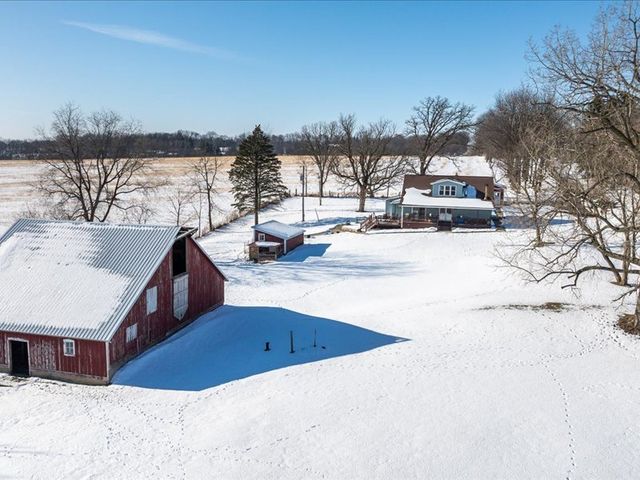 9257 N Veta Grande Road, Scales Mound, IL 61075