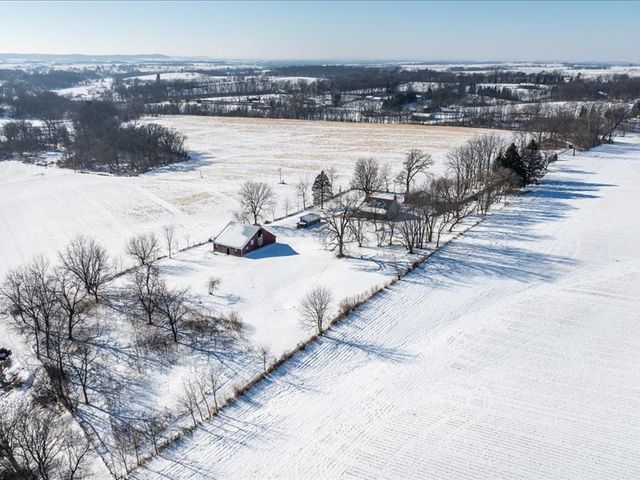 9257 N Veta Grande Road, Scales Mound, IL 61075