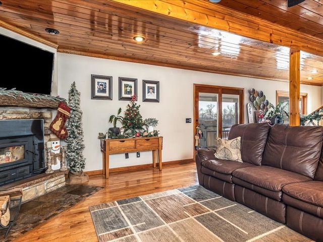 9257 N Veta Grande Road, Scales Mound, IL 61075