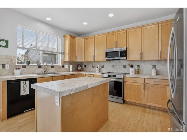 12850 Roslyn St, Thornton, CO 80602