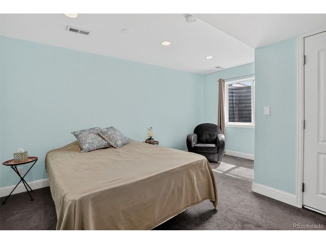 12850 Roslyn St, Thornton, CO 80602