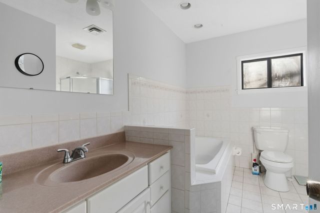 1 Coach Drive 1, Southington, CT 06489