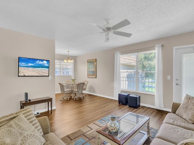 31 Vista Gardens Trail 206, Vero Beach, FL 32962