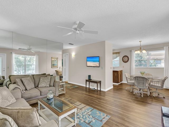 31 Vista Gardens Trail 206, Vero Beach, FL 32962