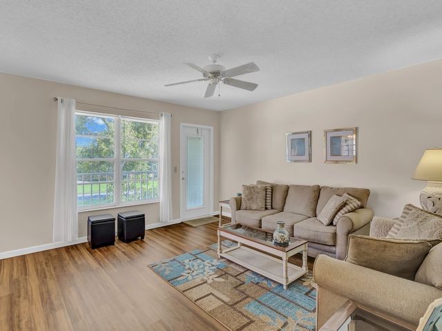 31 Vista Gardens Trail 206, Vero Beach, FL 32962