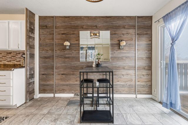 4874 Grenwich Trail N, Oakdale, MN 55128