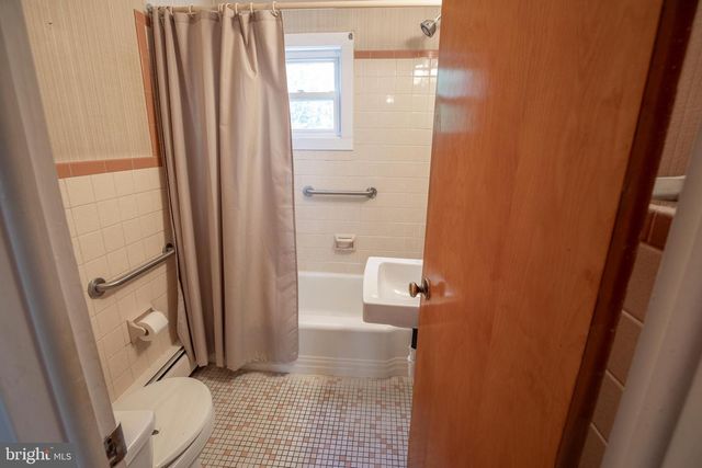 1435 WALNUT ST, Norristown, PA 19401