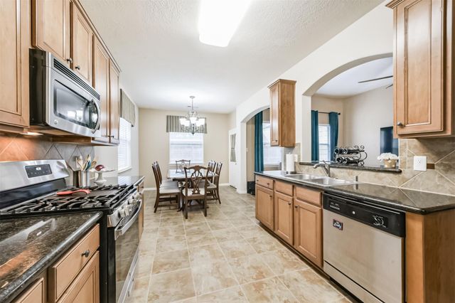 4522 E Meadow Drive, Deer Park, TX 77536