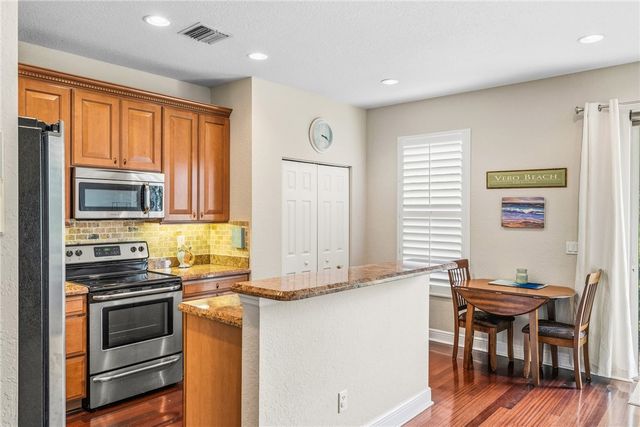 1233 Normandie Way, Vero Beach, FL 32960