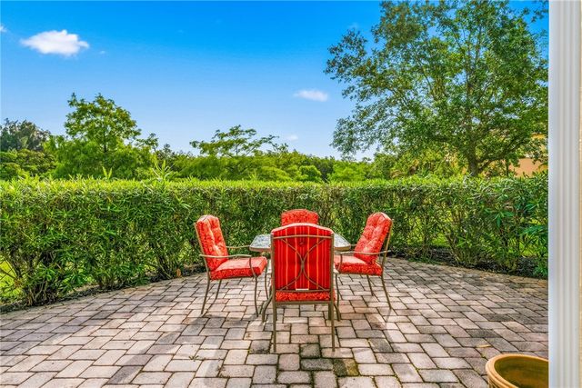 1233 Normandie Way, Vero Beach, FL 32960