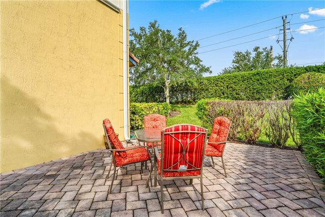 1233 Normandie Way, Vero Beach, FL 32960