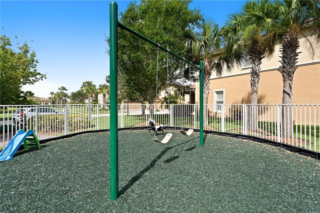 1233 Normandie Way, Vero Beach, FL 32960