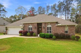 123 Courtland Dr., Hattiesburg, MS 39402