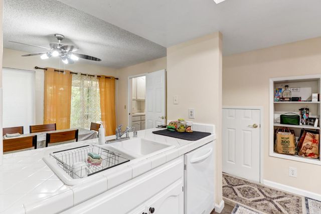 2716 Independence, West Sacramento, CA 95691
